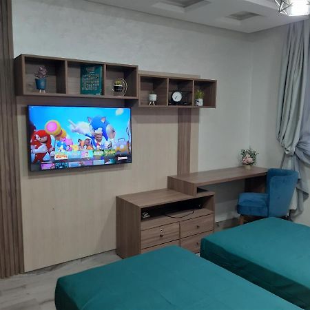 Appartement Pour Familles En Residence Avec Piscine Et Wifi Marrákes Kültér fotó