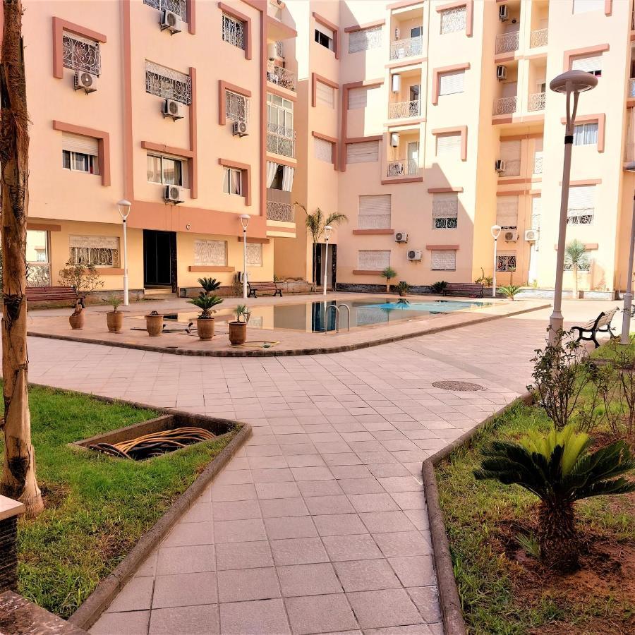 Appartement Pour Familles En Residence Avec Piscine Et Wifi Marrákes Kültér fotó
