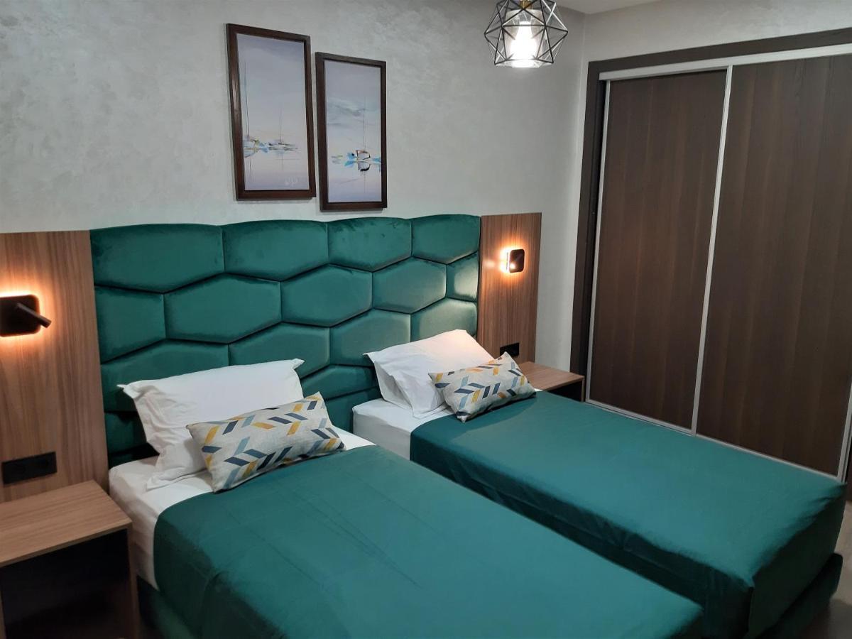 Appartement Pour Familles En Residence Avec Piscine Et Wifi Marrákes Kültér fotó