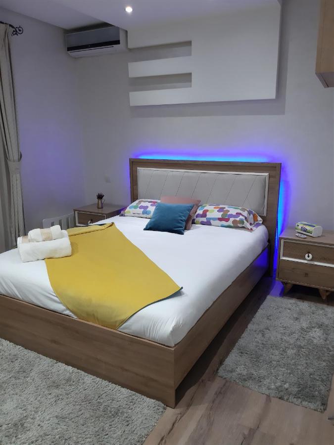Appartement Pour Familles En Residence Avec Piscine Et Wifi Marrákes Kültér fotó